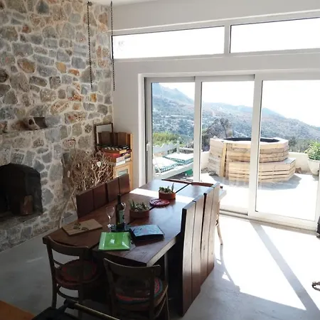 Eliapetra 4 Bedroom With Hot Tub And Yoga Access 빌라